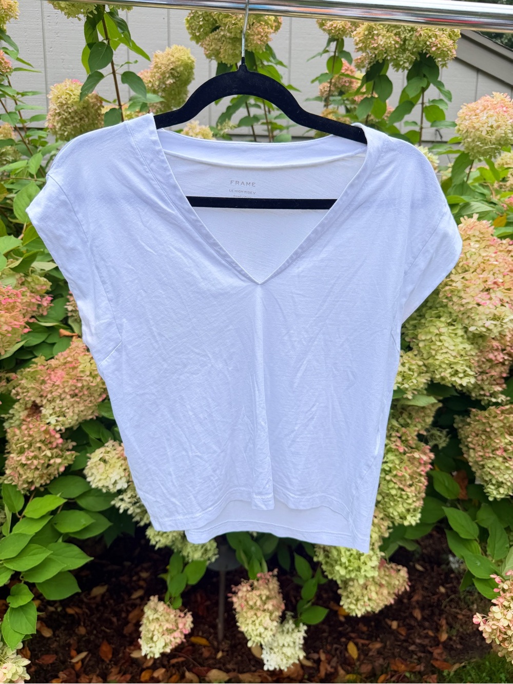 Frame Denim White V-Neck Cap Sleeve Tee